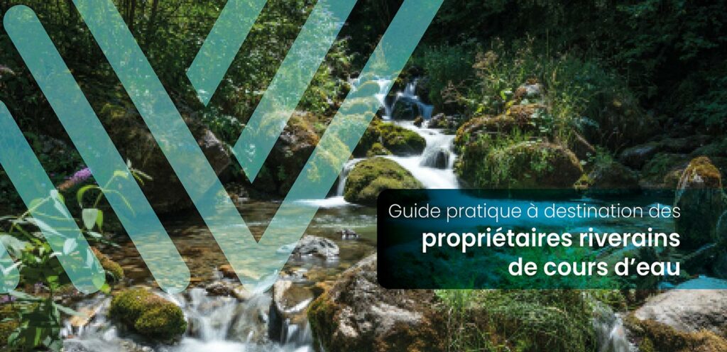 couverture du guide prayique à destination des propriétaires riverains de cours d'eau : une cascade d'eau sur fond végétaux